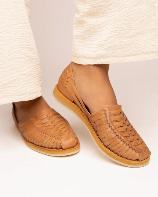 Classic Leather Huaraches: Modern Mexican Sandals for Women